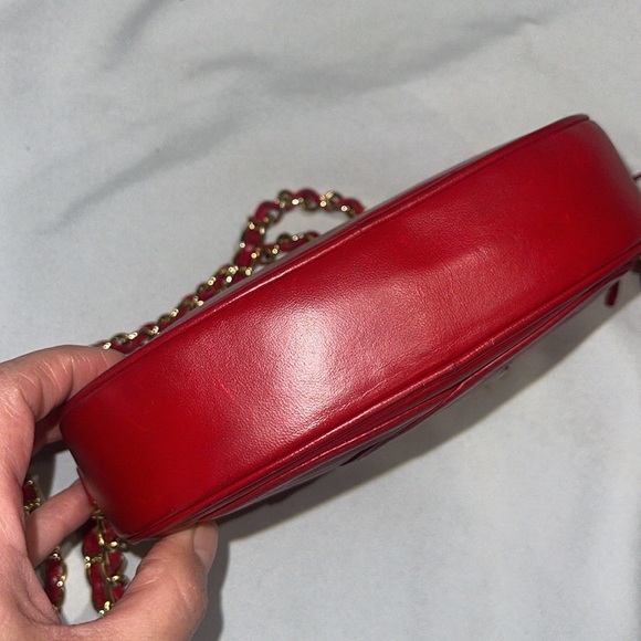 Chanel red CC Oval Lambskin Small Vintage Bag - Picture 10 of 15